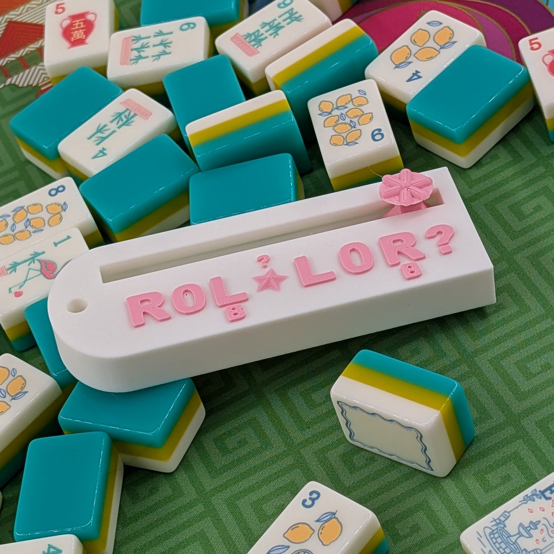 The ROLLOR™: A Mahjong Charleston Tracker (White and Pink)